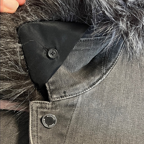 NWOT Michael Kors Black Denim Jean Jacket Faux Fur Collar Removeable, Size M - Picture 11 of 14